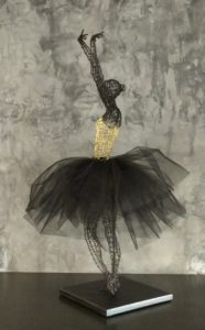 DANSEUSE AU TULLE NOIR 76-28-26 cm by CHDD 1